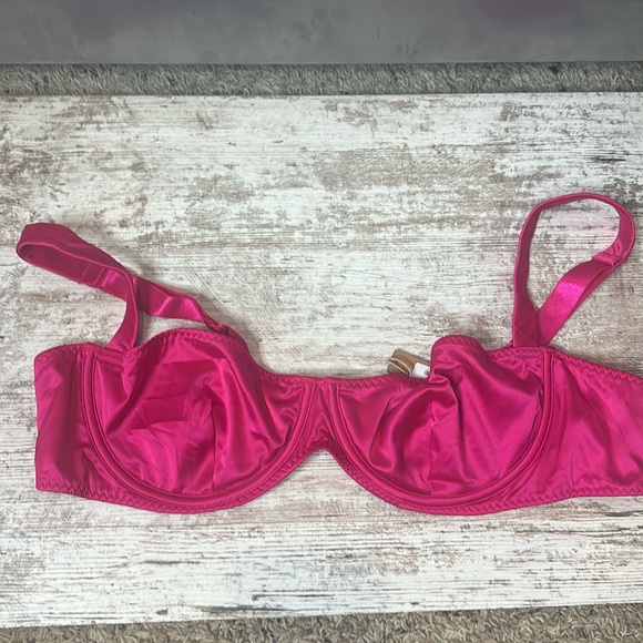 SKIMS Woven Shine Underwire Bra 40DD Pink NWT - Picture 1 of 5